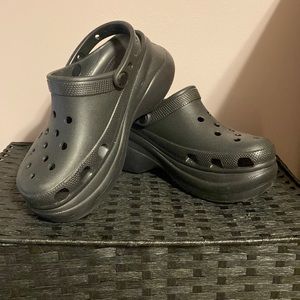 Bae platform Crocs NWOT